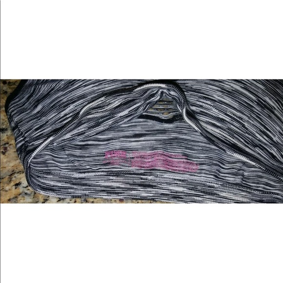 Victoria Secret sports bra with pads - Picture 4 of 4